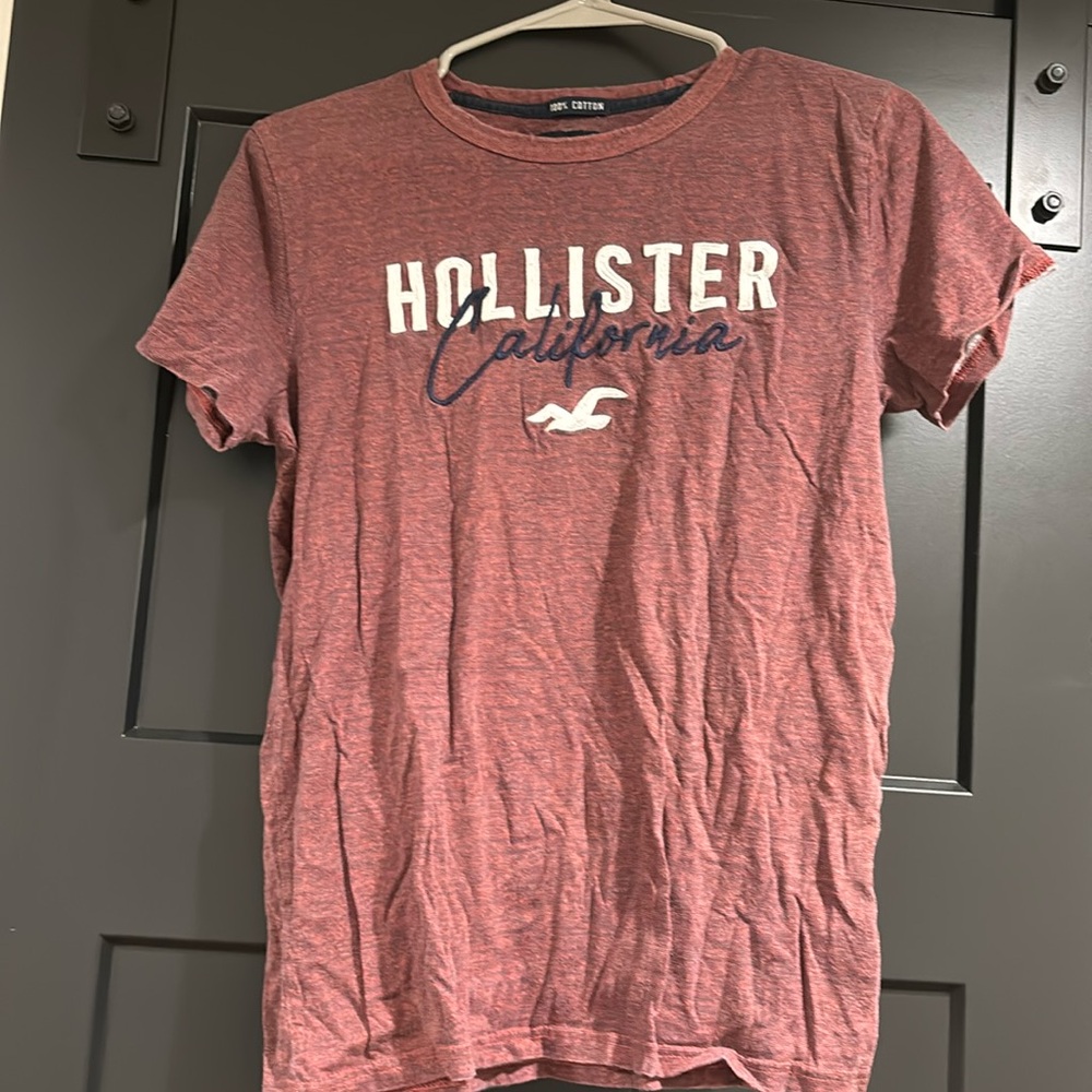 Hollister t shirt